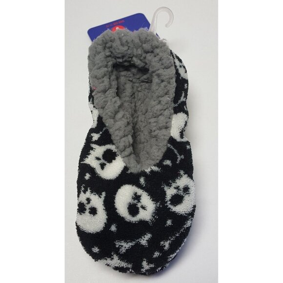 NEW Kid's Sherpa Lined Slippers with Skull & Cross Bone Size 11-12 New / Tag - Picture 2 of 7